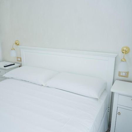 ホテル La Casa In Centro サレルノ エクステリア 写真