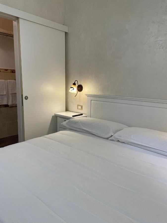 ホテル La Casa In Centro サレルノ エクステリア 写真
