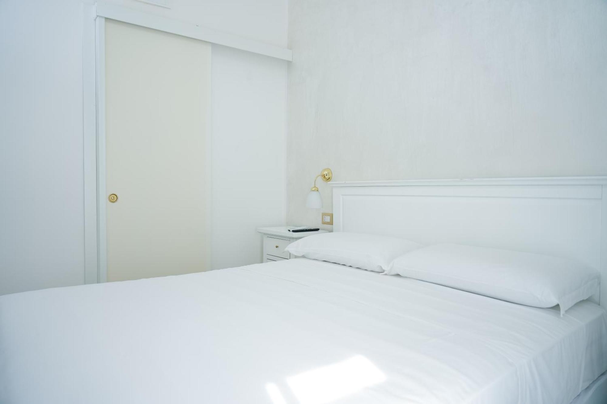 ホテル La Casa In Centro サレルノ エクステリア 写真